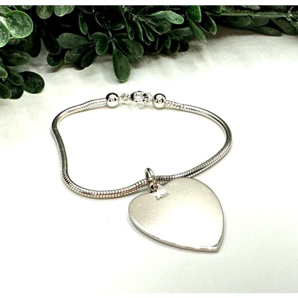 Silver-Toned Chain Bracelet With Engraved Heart Pendant VL Design by Coror - Picture 6 of 8